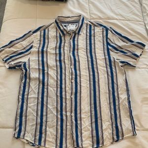 Denim & Flower men’s short sleeve button down.  L